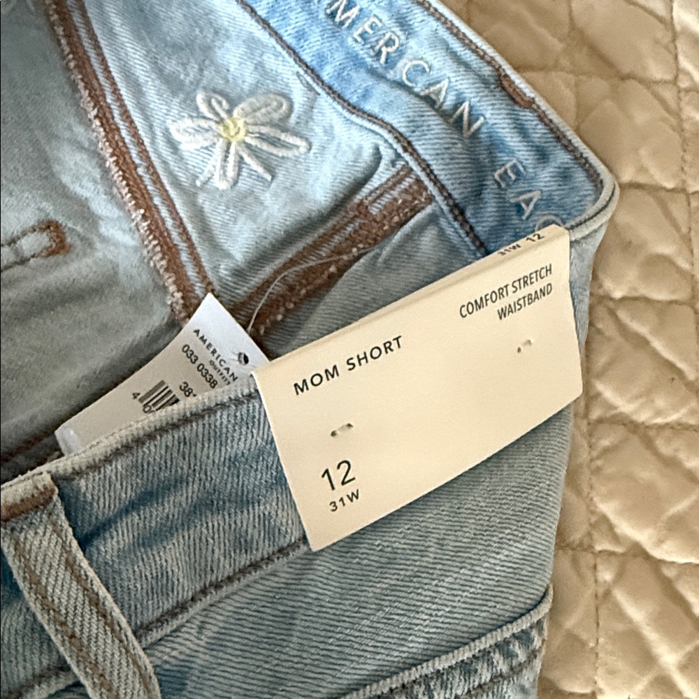 NWT American Eagle Daisy Mom Shorts 12 - Picture 2 of 7
